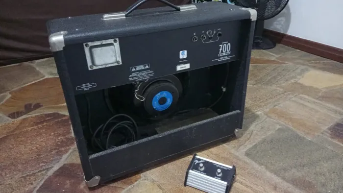 Cubo Guitarra Fender Roc Pro 700 12" Made in Mex