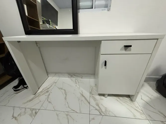 Mesa/escrivaninha escritório ou manicure