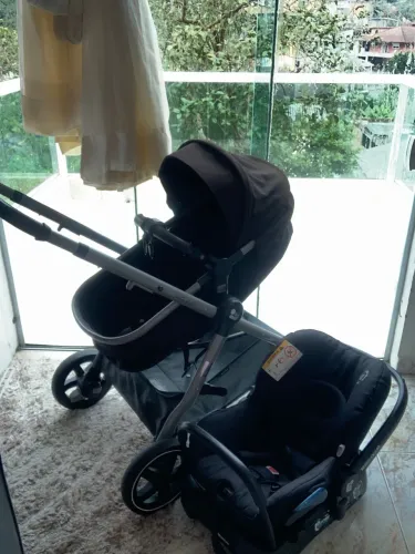 Carrinho de bebê + bebê conforto + andador (kit completo) - Ótimo estado