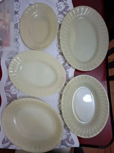 Pratos e travessas da Colorex antigas