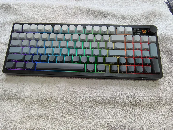 Teclado gamer sem fio Onikuma