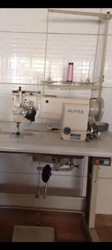 Máquina de costura prespontadeira revisada