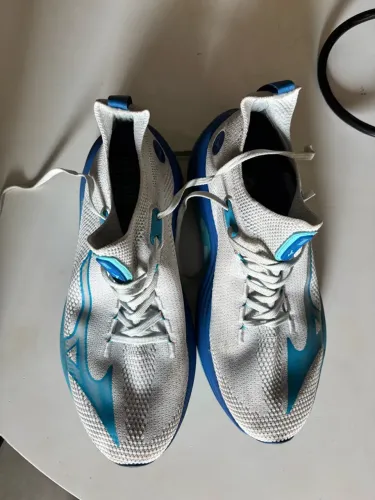 Mizuno Neo Vista 41