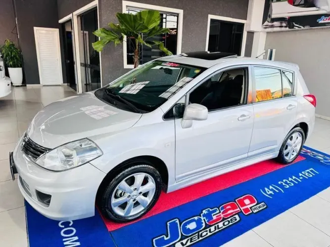 Nissan Tiida SL 1.8/1.8 Flex 16V Mec. 2013