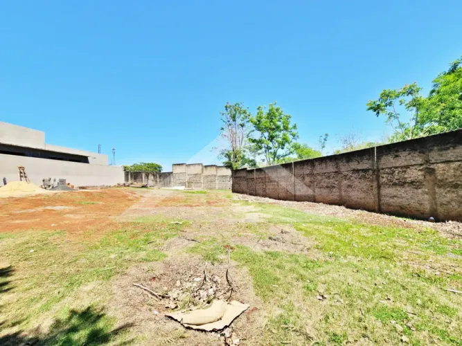 Terreno residencial à venda no Condomínio Arara Azul, próximo à Rod. José Fregonezi - Ribe