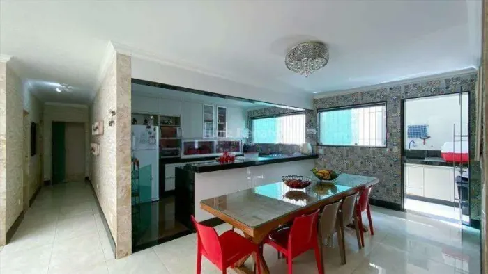Casa à venda no bairro Colégio Batista