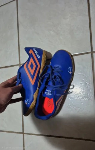 Chuteira Umbro de Futsal