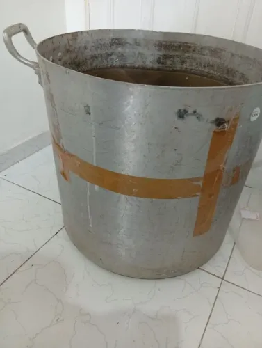 Panela Grande, 96 litros. 