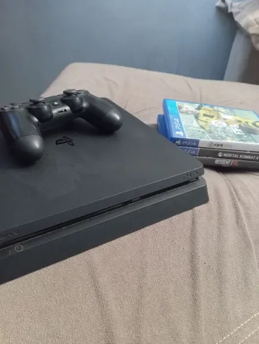 PS4 com 8 jogos (Playstation 4)
