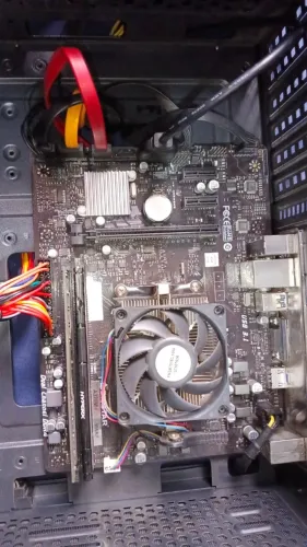 PC Gamer de Entrada AMD Athlon 3000G 16GB SSD 128GB HD 1TB
