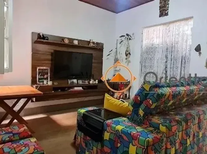 Imobiliária ORIENTTA ALUGA maravilhosa Casa com 4 dormitórios, 200m², no Bairro