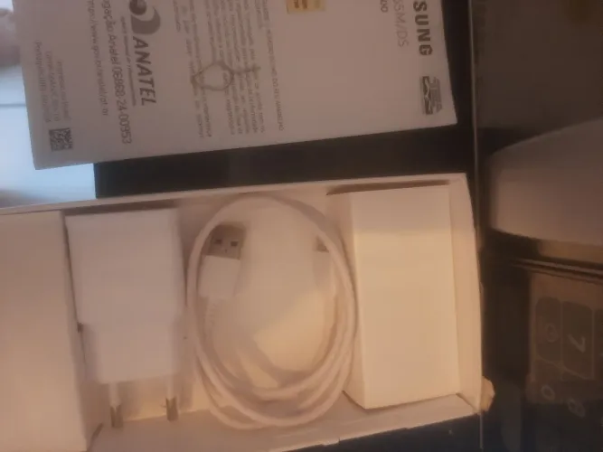 Celular  ganhei 2 de aniversário nuumca usado e testado tudo ok  