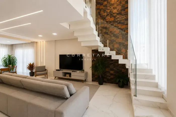 Triplex Exclusivo à Venda no Xaxim 312m² Averbados | Amplo Terreno | 4 Quartos | Até 6 Va