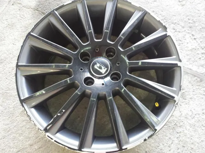 Roda aro 17 Raiada Grafite modelo Mercedes Ford New Fiesta 4X108 jogo usado