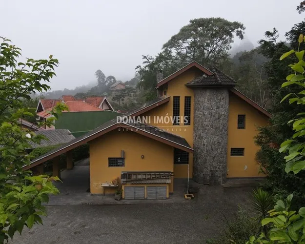 Casa à Venda com Preço de Oportunidade na Região do Atalaia - Campos do Jordão/SP