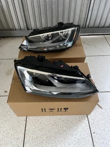 Farol jetta sedan 2011 / 2017 valor unitário 