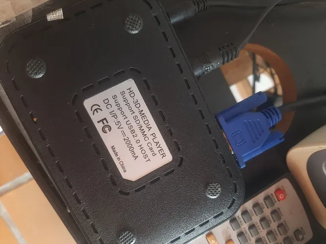 Baixou!!!Projeto Monitor com HD media player, fonte chaveada e controle remoto