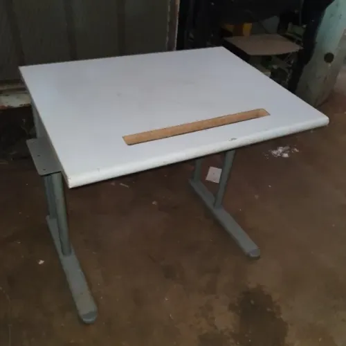 Mesa Pequena Multiuso Usada