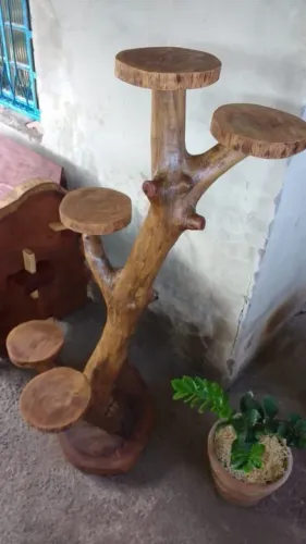 Suporte de planta rústico em madeira natural