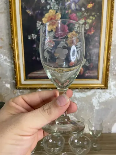 Conjunto Taças de Vinho em Cristal com Lapidação em Ramos | Antiguidades
