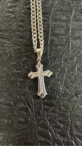 Corrente Cruz Prata 925 - Estiloso e Elegante
