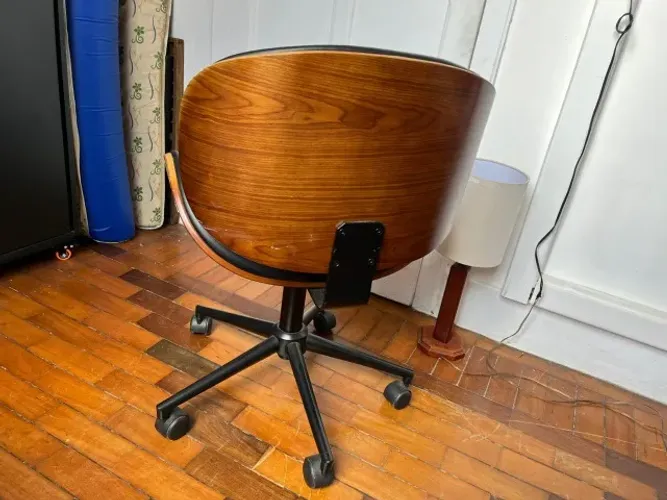 Cadeira giratória (escritório) de madeira 