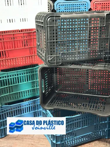 Caixa plástica hortifruti 47lts cor preta R$30,50 