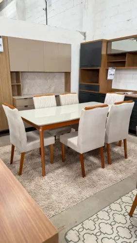 Conjunto de mesa 4 lugares em madeira