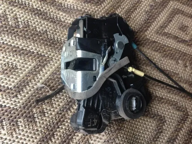 Fechadura Porta Dianteira Rav4 2015