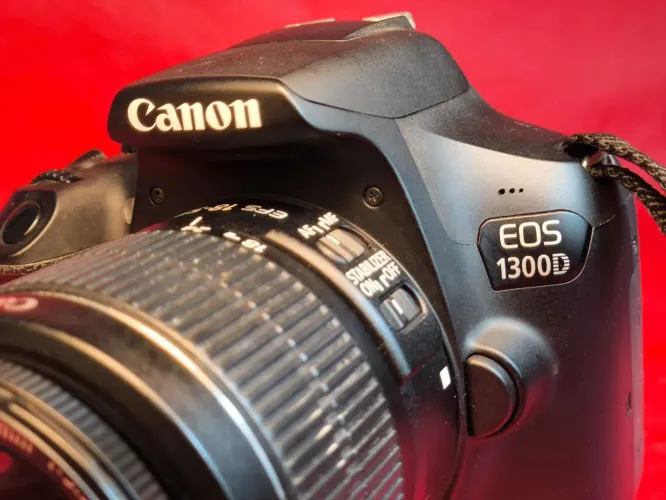Canon 1300d a mesma t6
