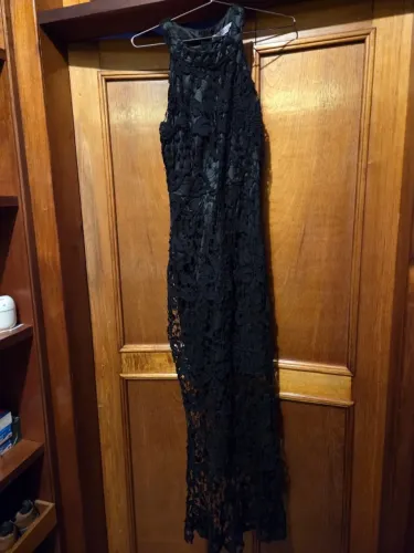 Vestido longo de renda preto M - com forro acima do joelho