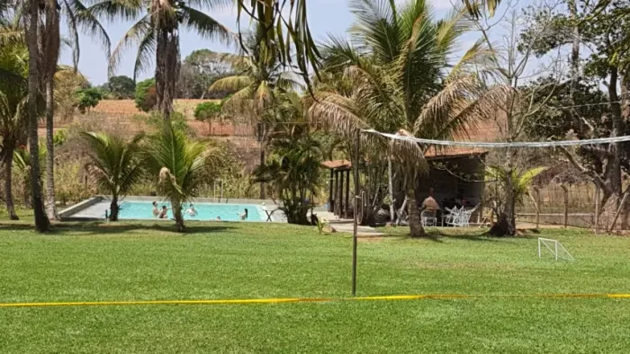 Chácara de 2 alq dentro de Trindade muita água. Oportunidade