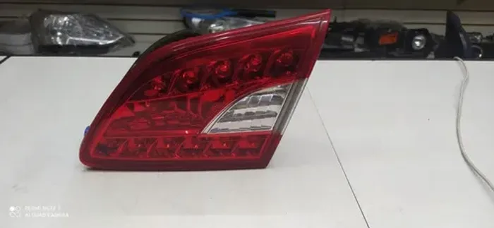 Lanterna Tampa Traseira Direita Nissan Sentra 2014 2015 2016