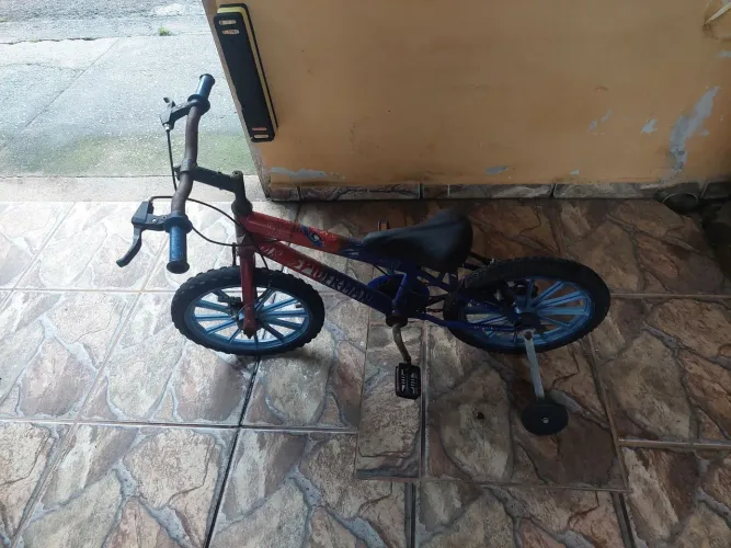 Bicicleta infantil    usada Aro 12