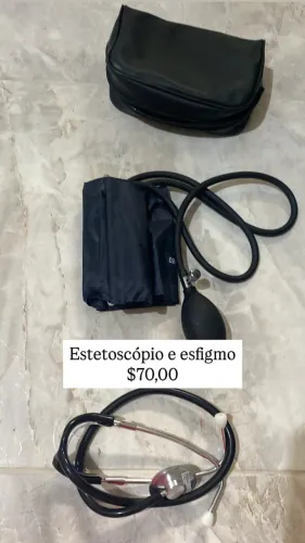 Estetoscópio e esfigmomanômetro