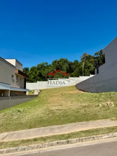 Terreno em Condomínio Fechado Reserva do Marajoara em Jundiai.