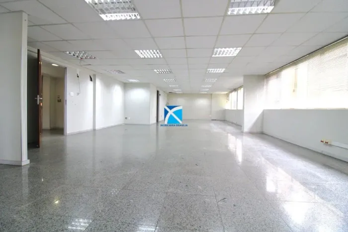 SALA DE 717 M2 P/ LOCAÇÃO NA 902 SUL NO ED.ATHENAS