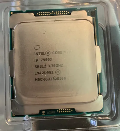 Intel i9 7900x, 10 núcleos (3.30ghz) até 4.5ghz