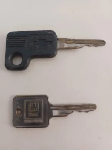 CHAVES ORIGINAIS GM TANQUECE PARTIDA CHEVROLET A 20 POR 20 REAIS DESAPEGO 