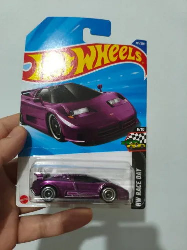 Hotweels bugatti super t-hunt