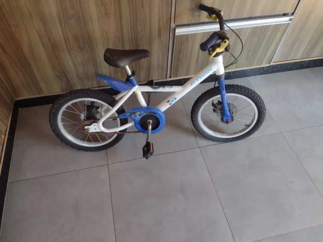 Bicicleta b-twin astronauta 500