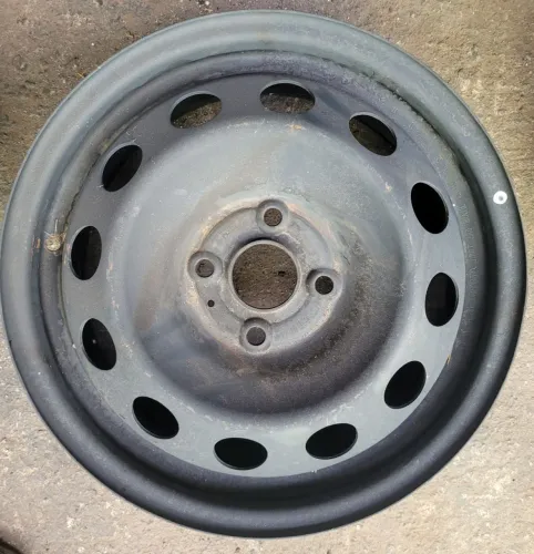Roda de ferro Toyota aro15 seminovas em até 10x de R$21,00 no cartão de crédito