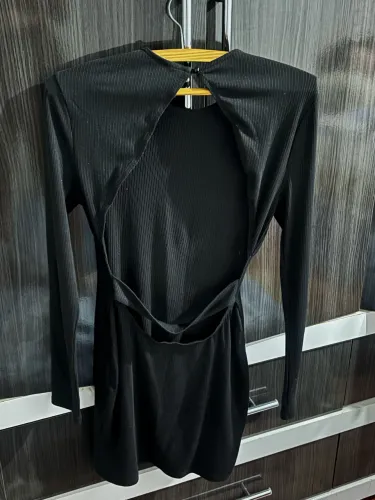 Vestido manga longa costas aberta 
