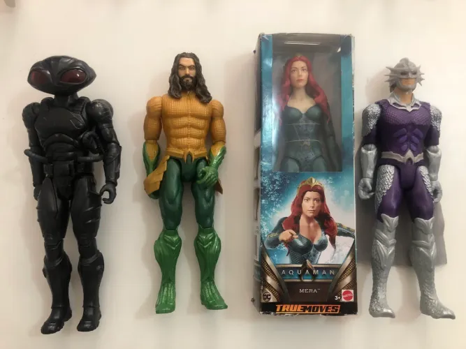 Lot Action Figures.