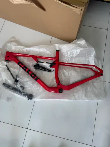 QUADRO CALOI ELITE CARBON FULL SUSPENSION