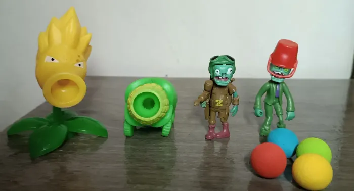 Coleção de Personagens Plants vs Zombies
