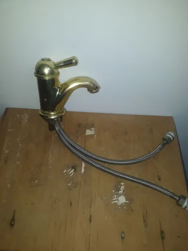 Torneira retrô banhada ouro