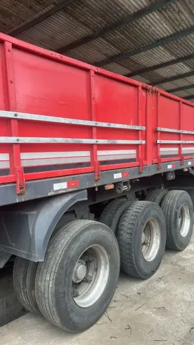 Carreta porta container