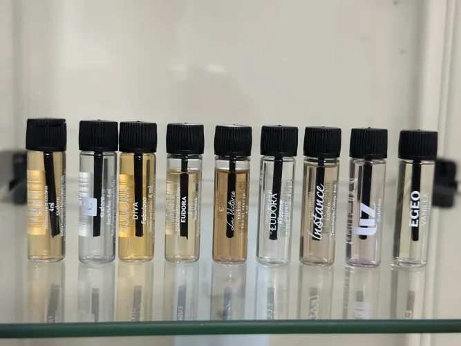 Amostras de Perfumes   Boticario e. Eudora  feminina Variados