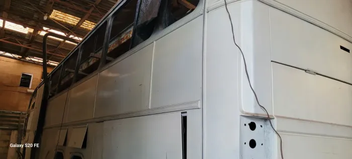 Ônibus retirada de peças